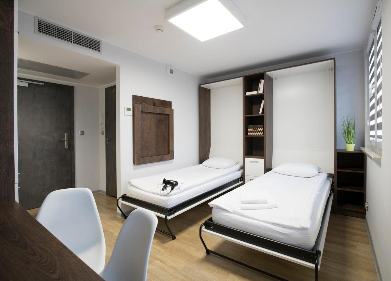My 1St Place Poznan Aparthotel Exteriör bild