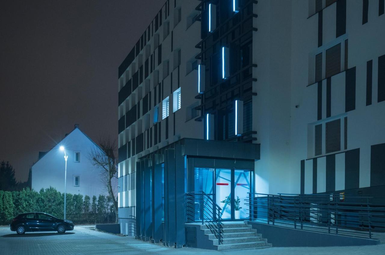 My 1St Place Poznan Aparthotel Exteriör bild